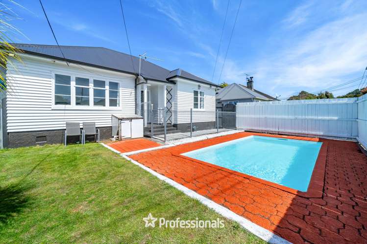 78 Hall Crescent Epuni_23