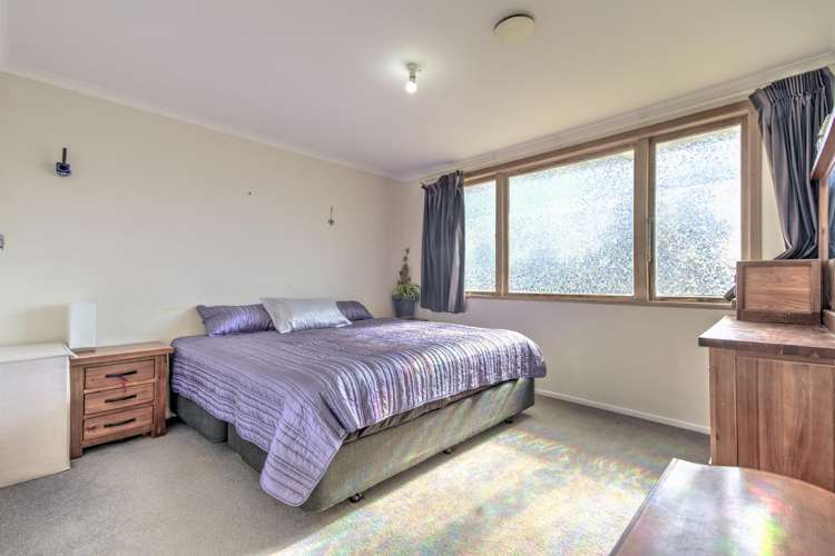 11 Morrison Crescent Glenview_11