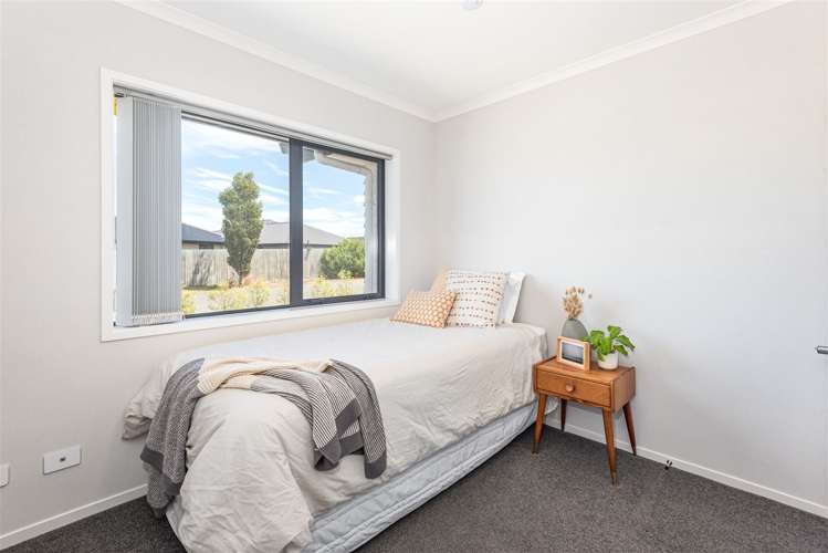 6 Hosta Lane Wigram_16