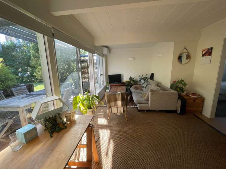 10/18 Parr Terrace Castor Bay_5