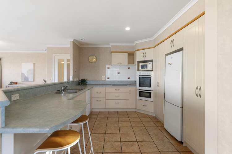 22 Cobbe Place Pomare_8