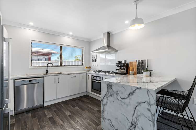 24 Lachlan Drive Dinsdale_1