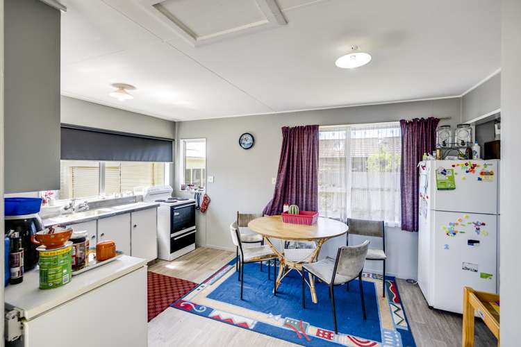 141 Chatham Road Flaxmere_8