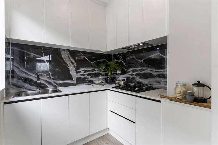 26 Gospel Heights Flat Bush_8