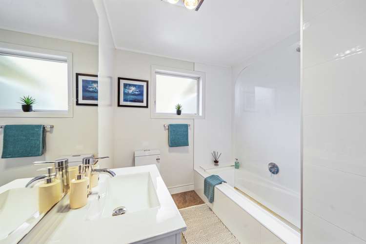 27 Eastglen Road Glen Eden_13