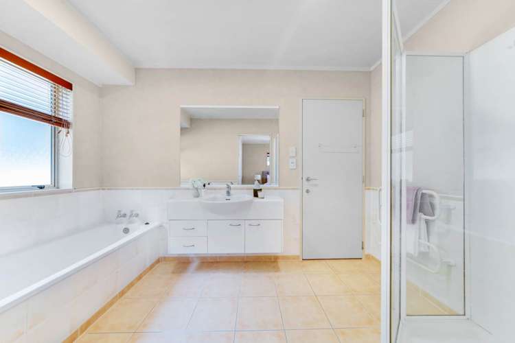 2 Longford Park Drive Takanini_26