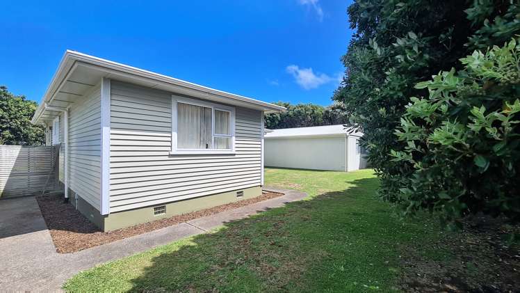 20 Dieffenbach Street Opunake_12