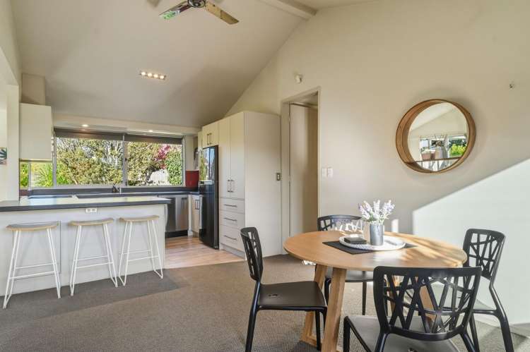 37 Basley Road Owhata_13