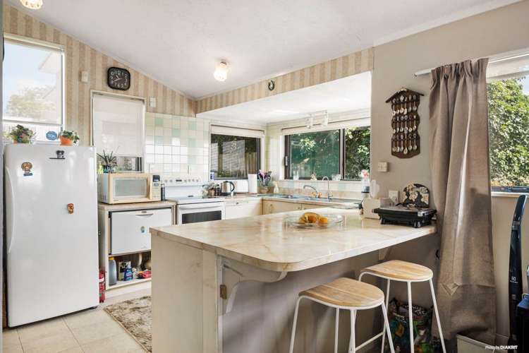 8 Kauri Road Stanmore Bay_21