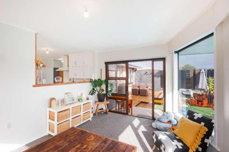 98 Lethbridge Street Feilding_17