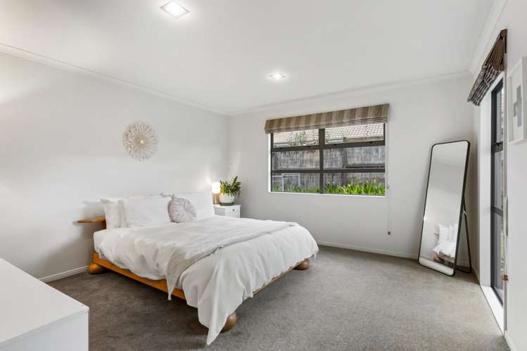 1 Bellshill Close Wattle Downs_11
