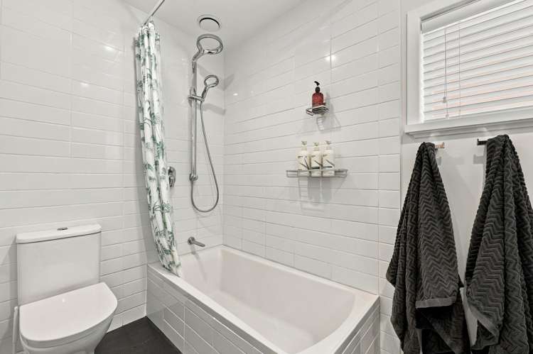 7 Stokes Avenue Te Atatu Peninsula_15