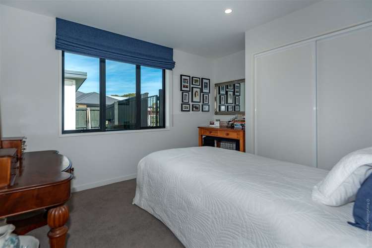 12 Eaton Place Lincoln_25