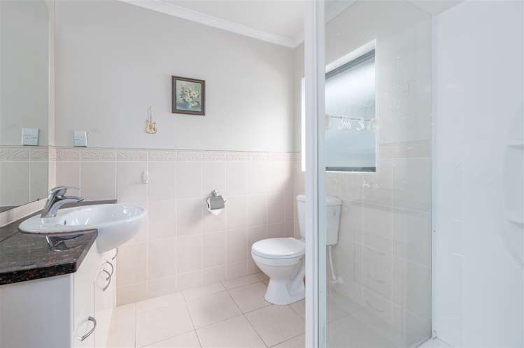 24 Lake Panorama Drive Henderson_11