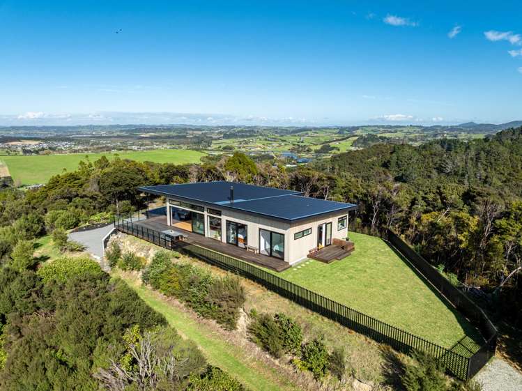 3 Tangaroa Road_2