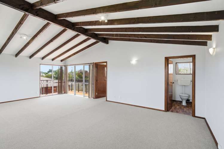 15 Wychwood Crescent Bishopdale_1