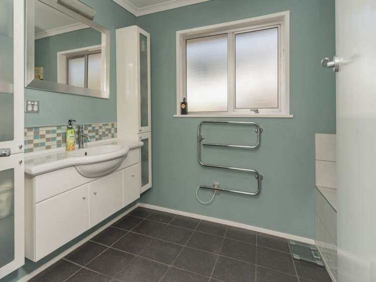 39 Maitland Avenue Stoke_17