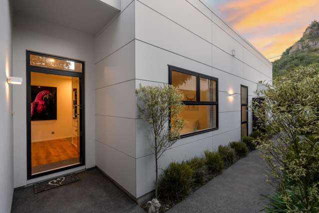 25 Main Road Redcliffs_2