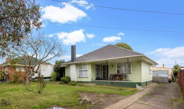 3 bedroom home with large garage!
