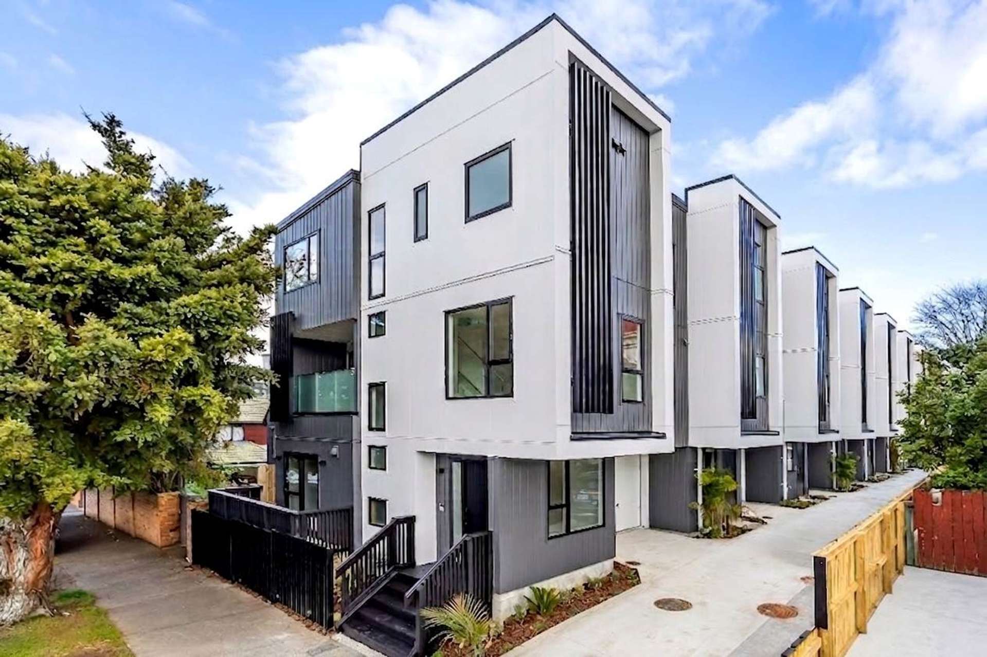 1/8 Alpers Avenue Epsom_0