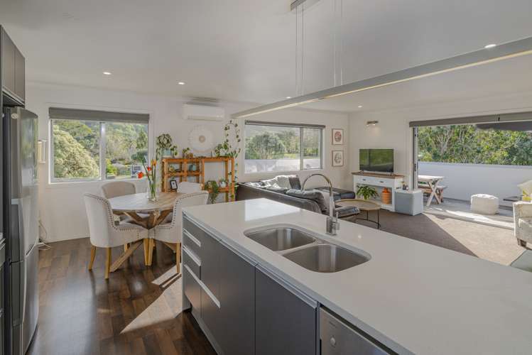 7 + 7a Centennial Drive Whitianga_7