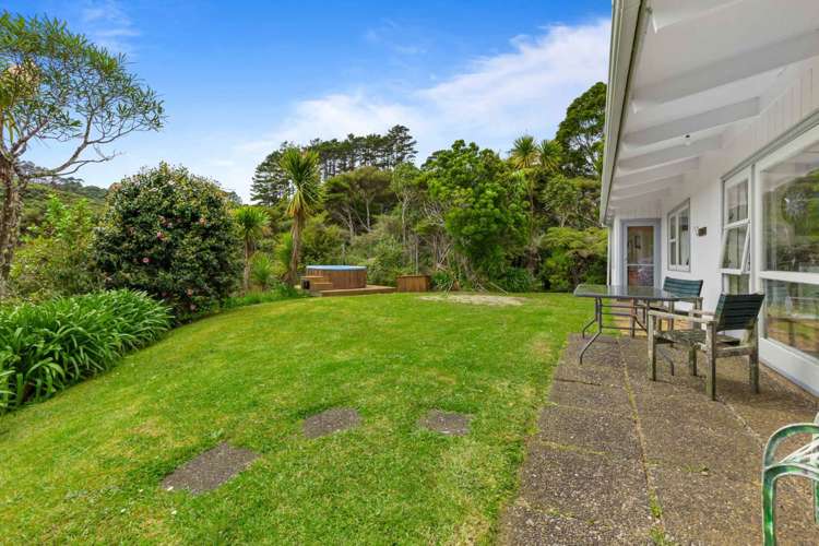 90 Lone Kauri Road Karekare_11