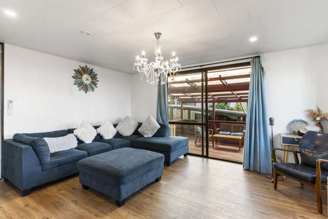 211 Glengarry Road Glen Eden_4