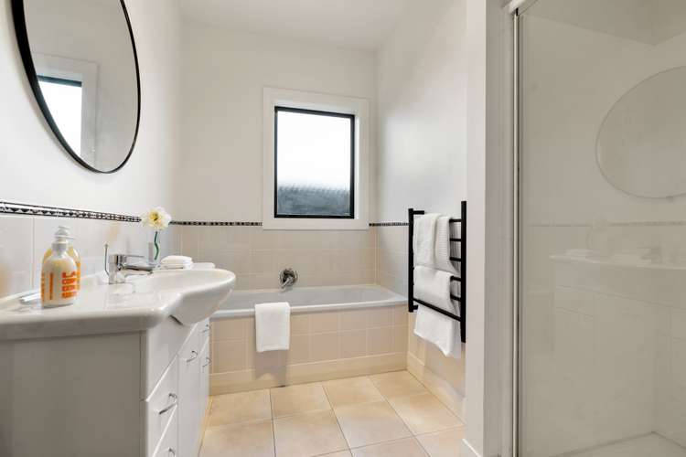 3 Fallsbrook Lane Mangere Bridge_14