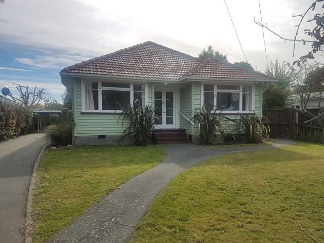 Family Home In Burnside