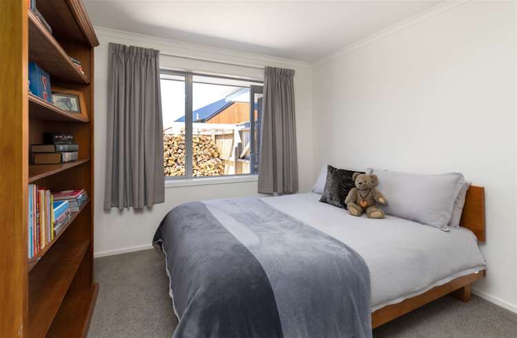 23 Corsair Crescent Burleigh_15