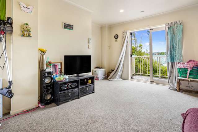 2/4 Keeling Road Henderson_4