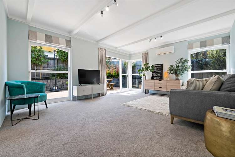 1 Riviera Place Hauraki_8