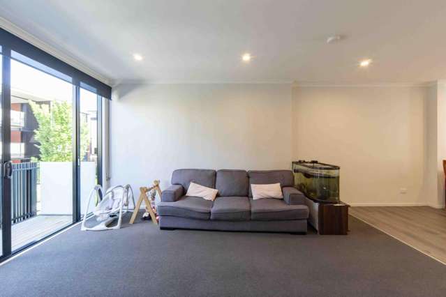 14/182 London Street Hamilton Central_3