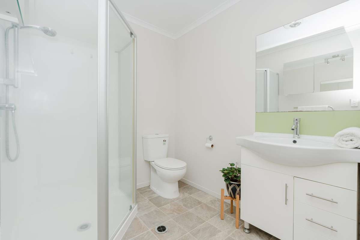 2/240 Old Farm Road_3