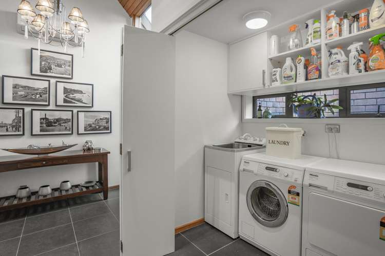 81 Queens Grove Hutt Central_29