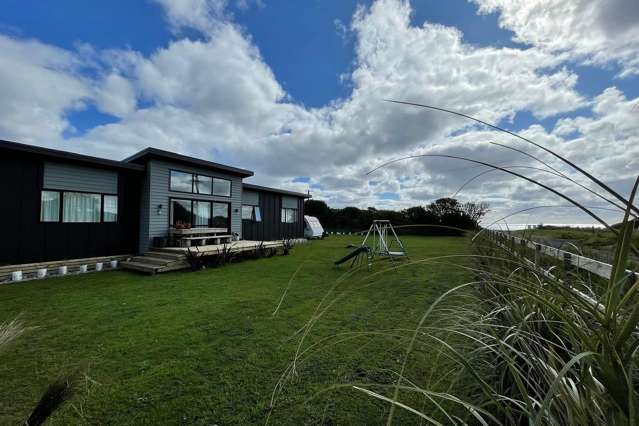 Large family home near the beach