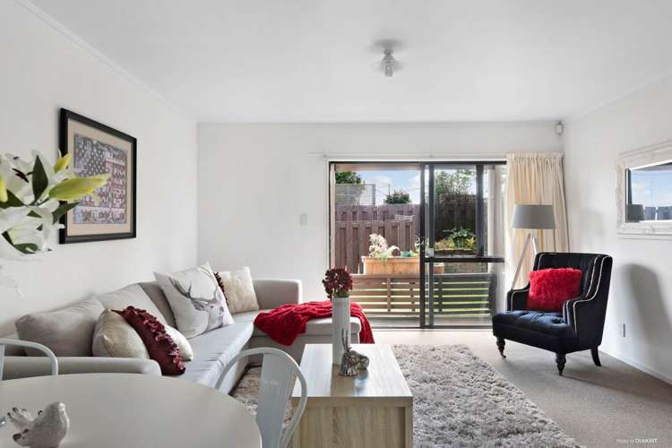 2/12 Halsey Road Manurewa_3