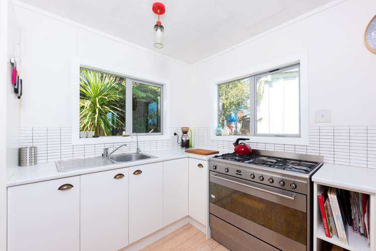 22 Koutu Beach Road Opononi_11