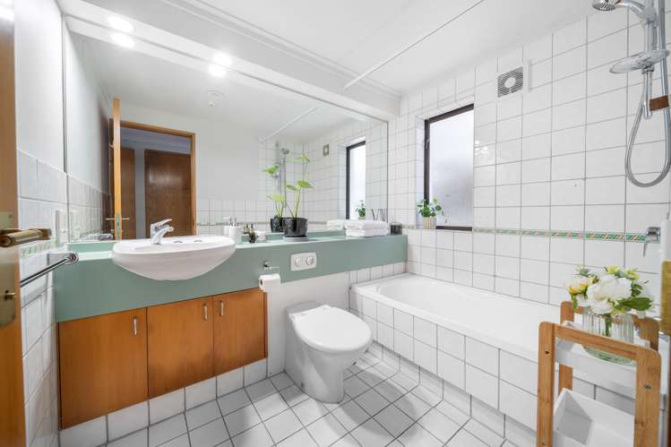 310/139 Fernhill Road Fernhill/Sunshine Bay_10