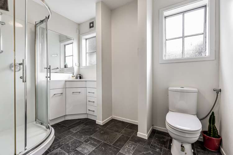 3/6 Liverpool Street Hamilton Central_11