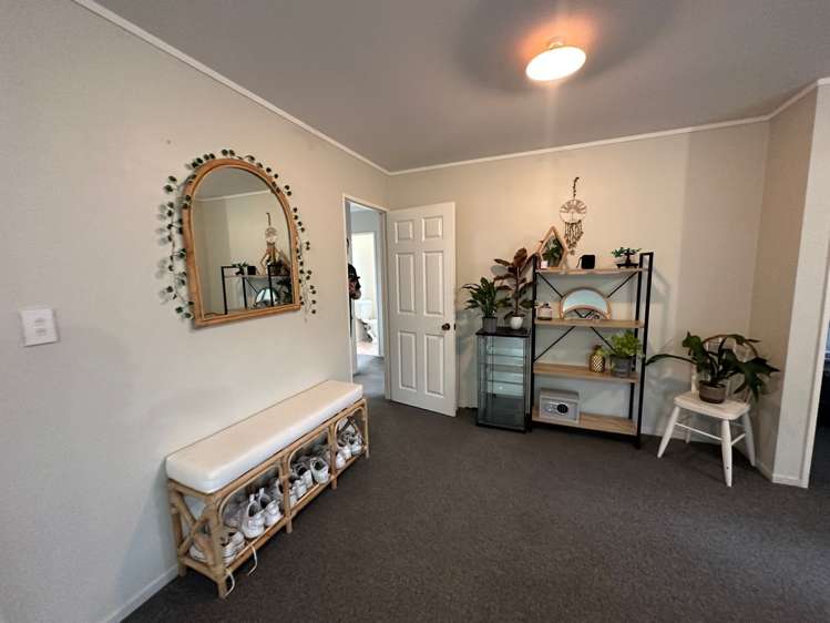 20 Ridgeway Drive 11601_6