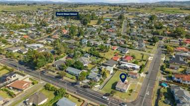 33 Coronation Road_3