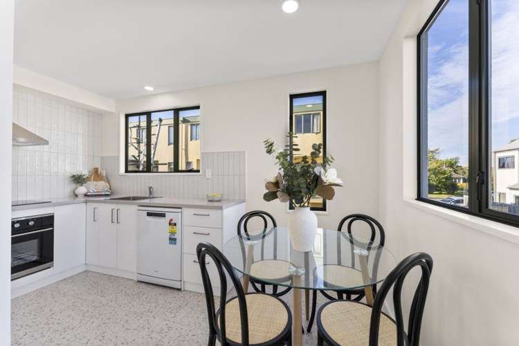 4/2 Rex Street Riccarton_4