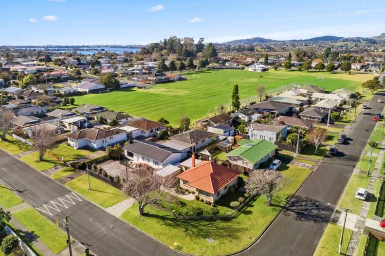 2 Pemberton Crescent Greerton_21