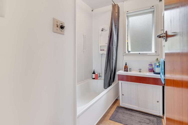 57 Barnard Road Fairy Springs_13