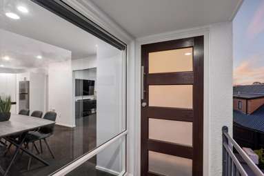 2/6 Pentonville Close_2