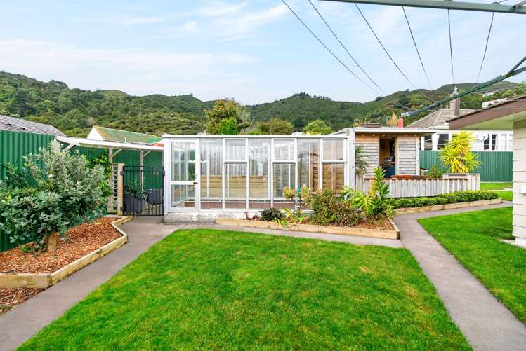 54 Wilkie Crescent Naenae_29