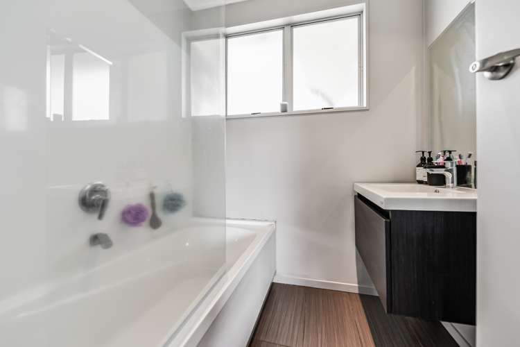 12 Lansdowne Crescent Glenview_15