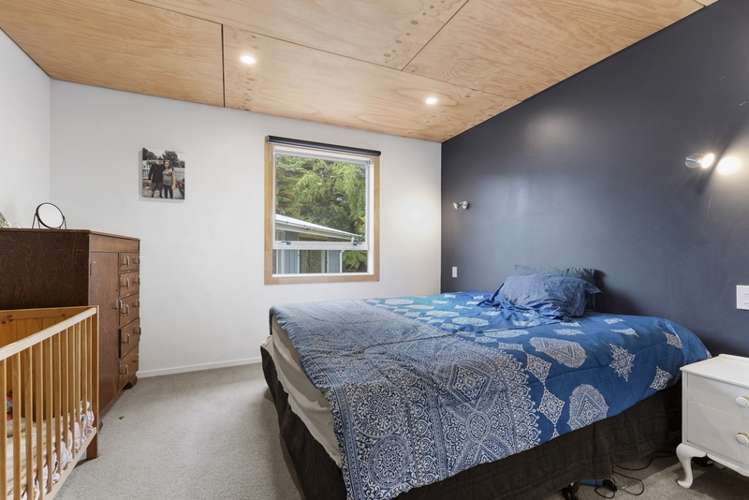 15 John Road Fairy Springs_9