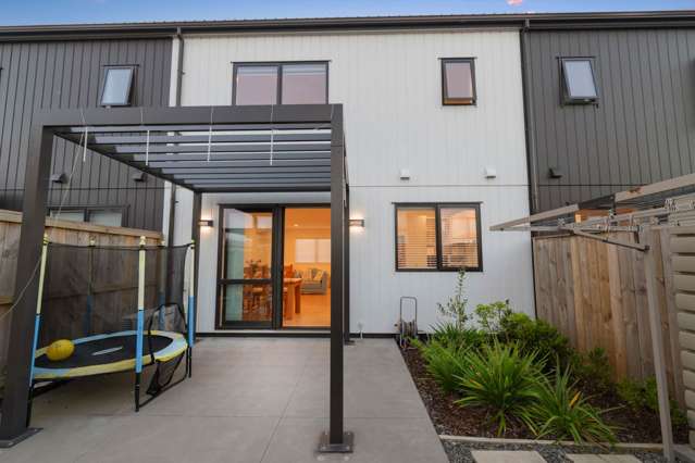 Ignore CV, Must Be Sold! Freehold, Prime Location